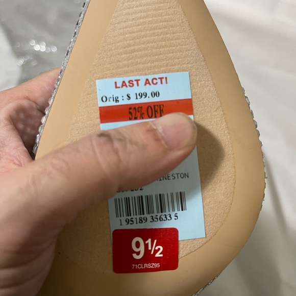 Steve Madden Violetta rhinestone women’s silver boots, new in box size 9.5 - Picture 4 of 13